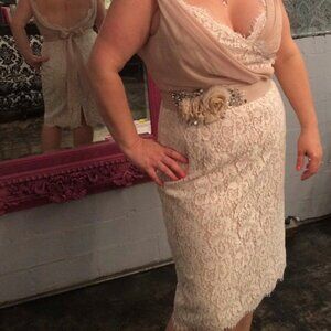 Elegant Lace Wedding Dress – Size 20 (Fits like 16)